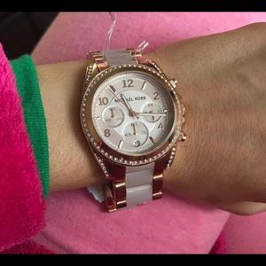 Michael Kors ROSE GOLD Watch with “diamond” bezel